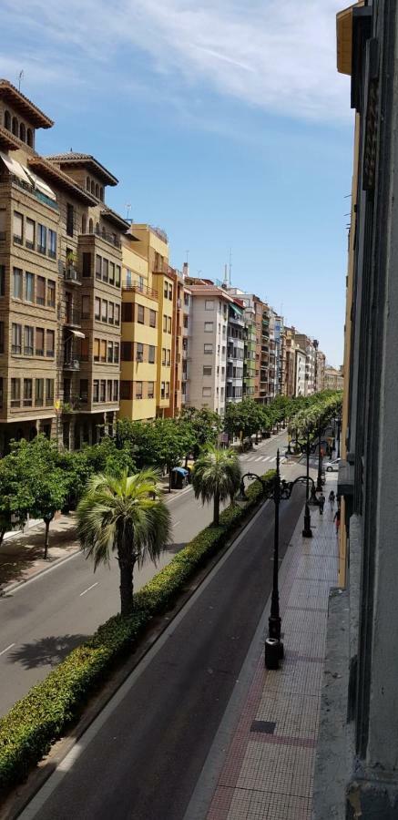 La Parada Zaragoza Exterior photo